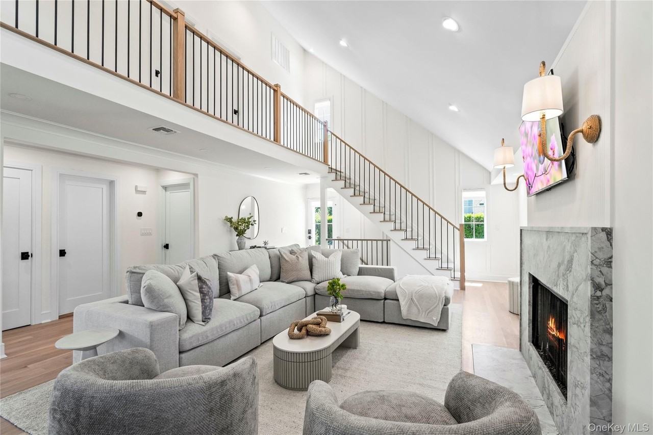 4 Carriage Ln - Photo 7 of 45