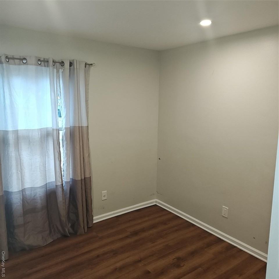 909 Provost Ave - Photo 3 of 14