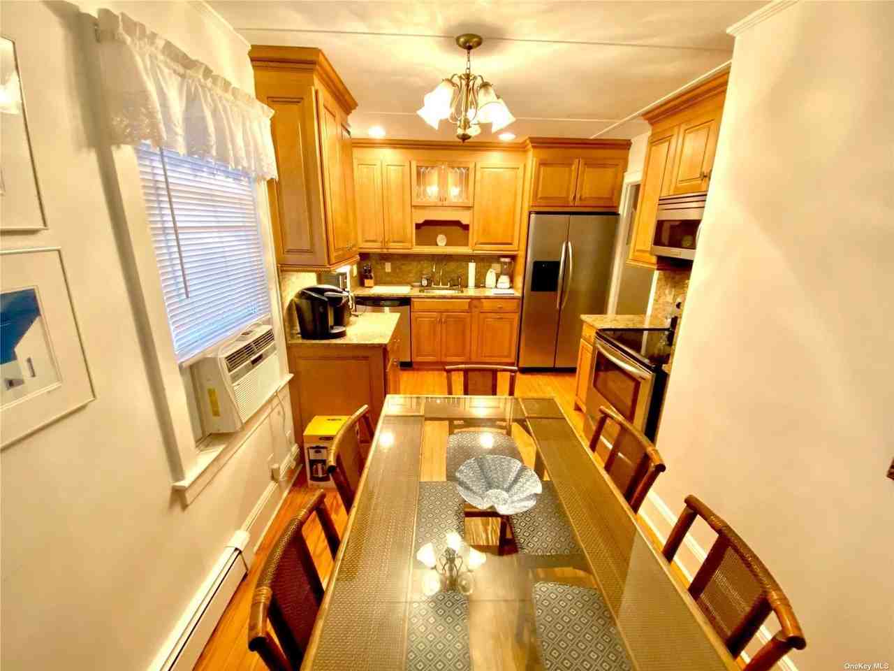 111 Inwood Ave - Photo 4 of 11