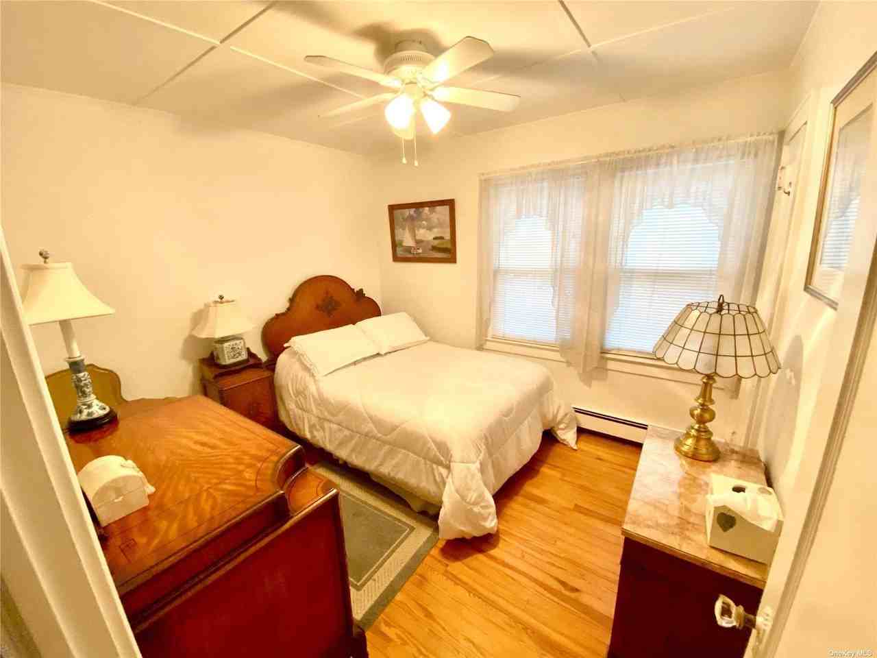 111 Inwood Ave - Photo 5 of 11