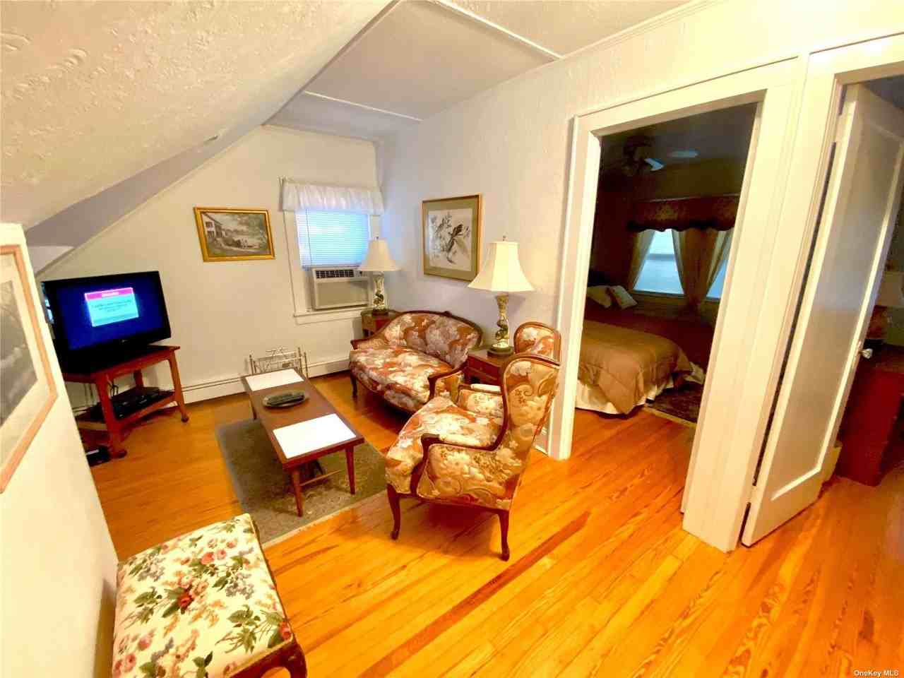 111 Inwood Ave - Photo 7 of 11