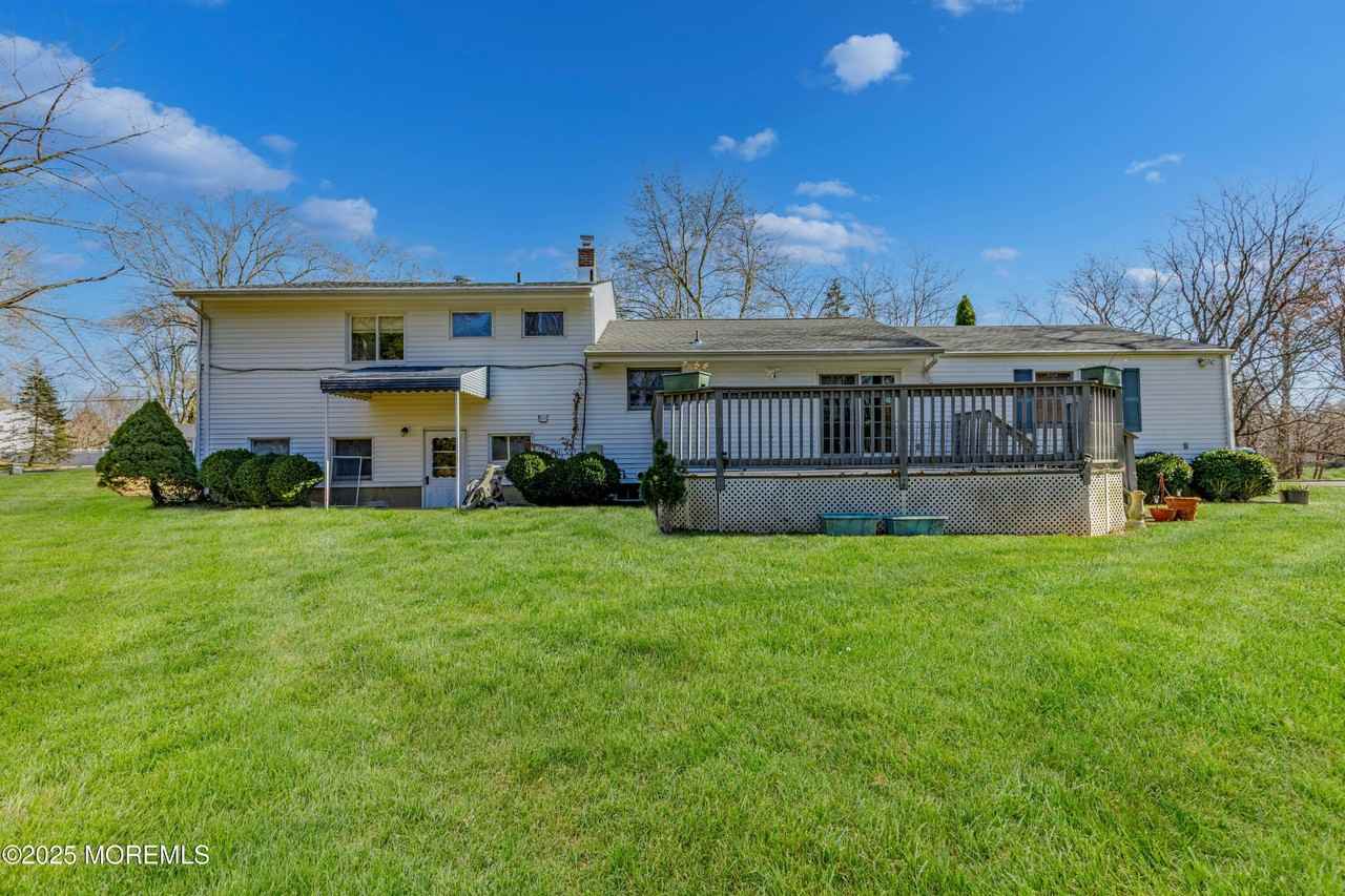 150 Cloverdale Cir - Photo 7 of 42