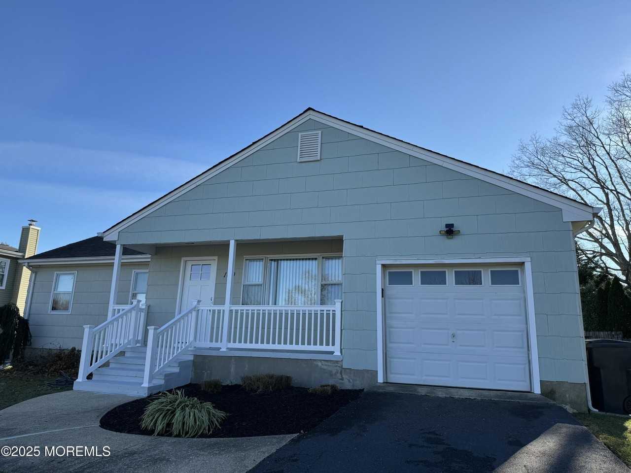 109 109 Westwood Drive - Photo 3 of 22