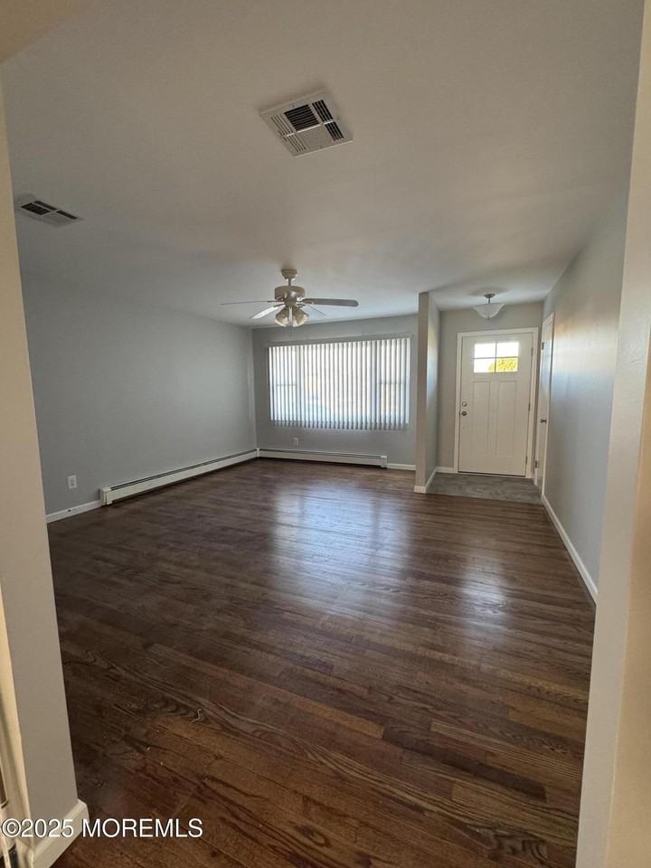 109 109 Westwood Drive - Photo 4 of 22