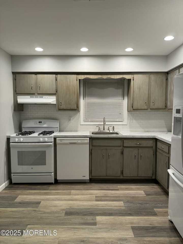 109 109 Westwood Drive - Photo 5 of 22