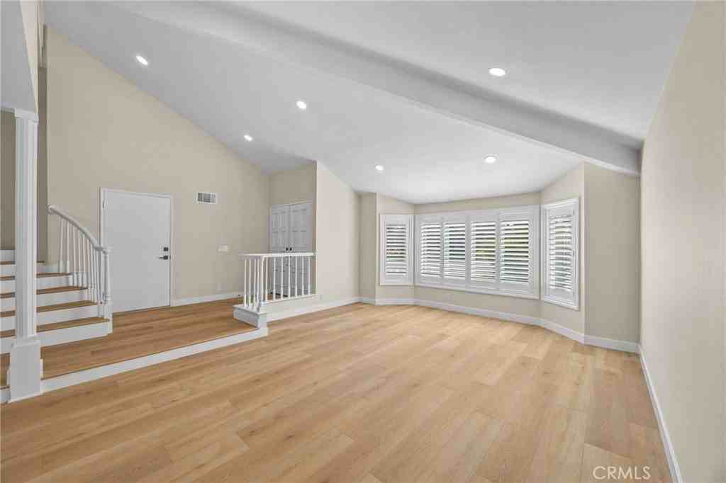 64 Bluecoat - Photo 5 of 44