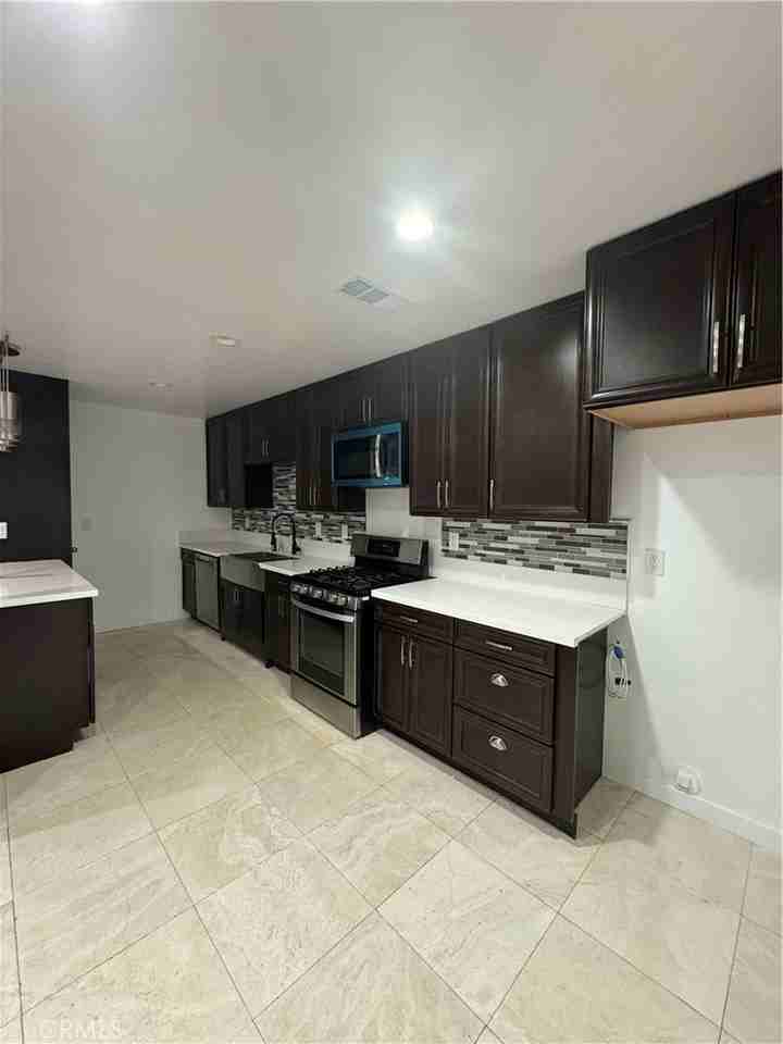 4215 Portola Ave - Photo 3 of 17