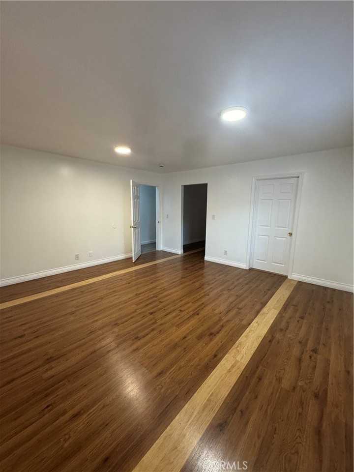 4215 Portola Ave - Photo 6 of 17