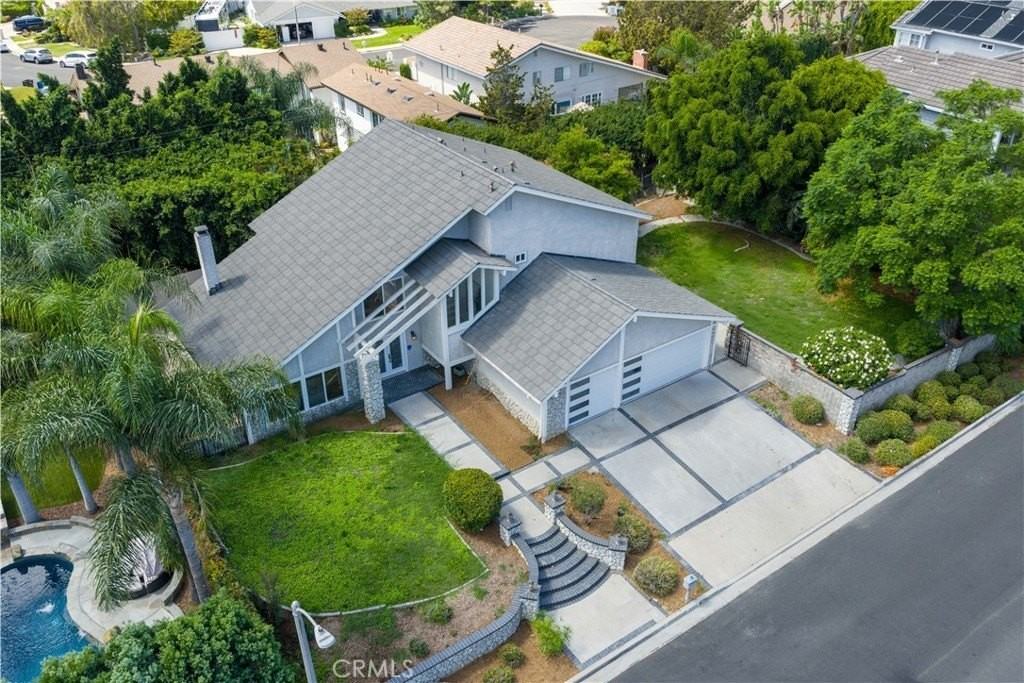 19402 Lemon Hill Dr - Photo 3 of 50