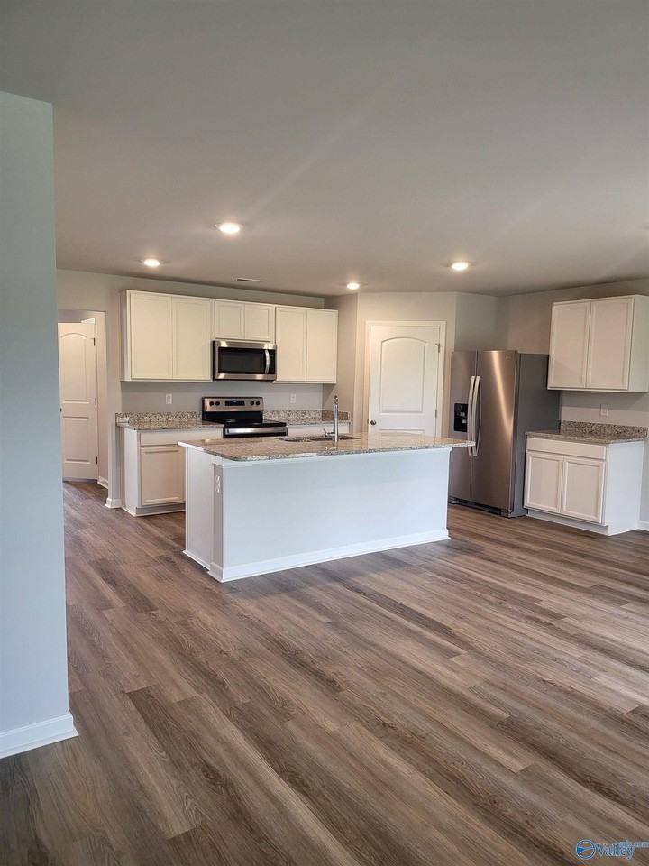 132 Ozy Dr - Photo 2 of 8