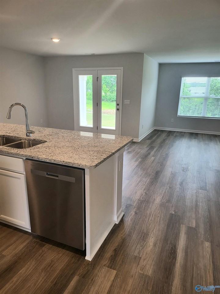 132 Ozy Dr - Photo 3 of 8