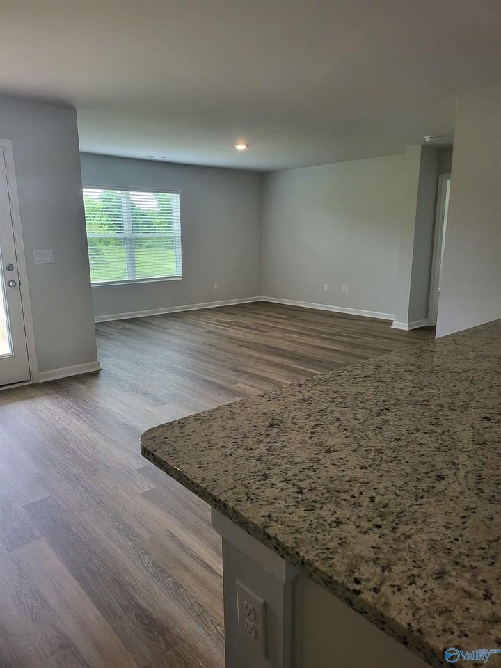 132 Ozy Dr - Photo 4 of 8