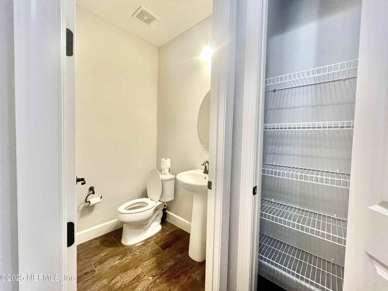 242 Orchard Ln - Photo 7 of 44