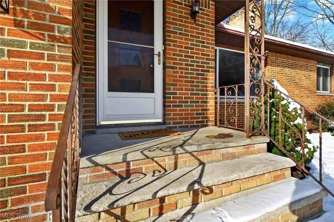 8310 Broadview Rd - Photo 2 of 50