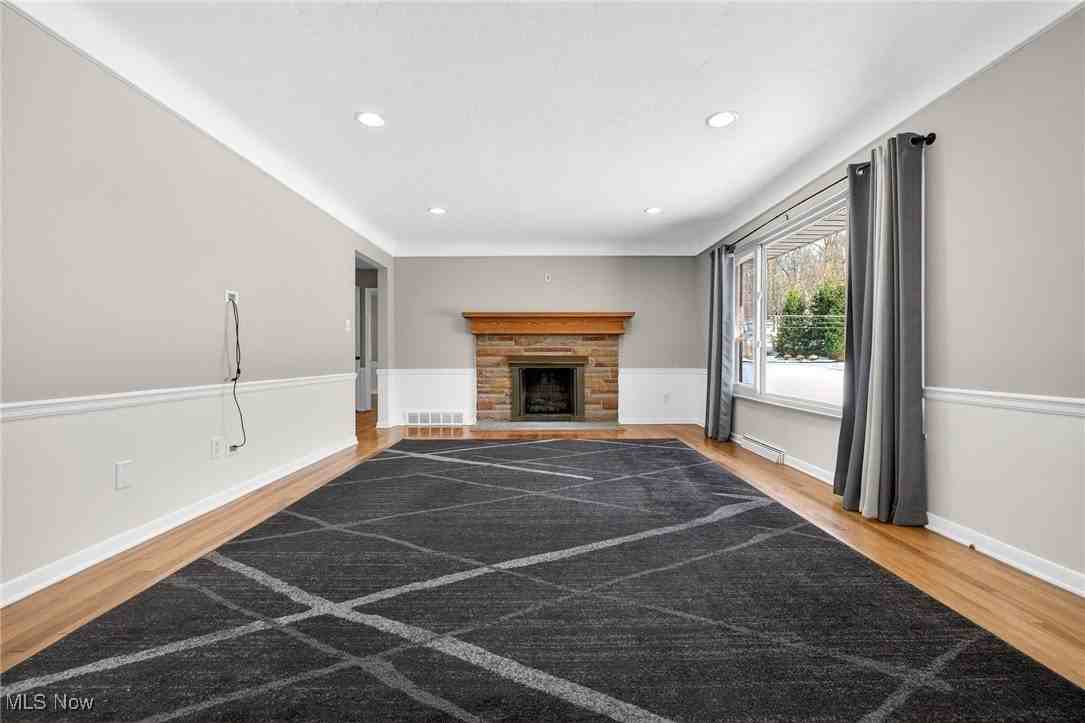 8310 Broadview Rd - Photo 6 of 50