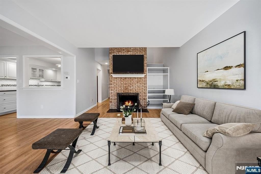 12 Sandburg Ct - Photo 6 of 33