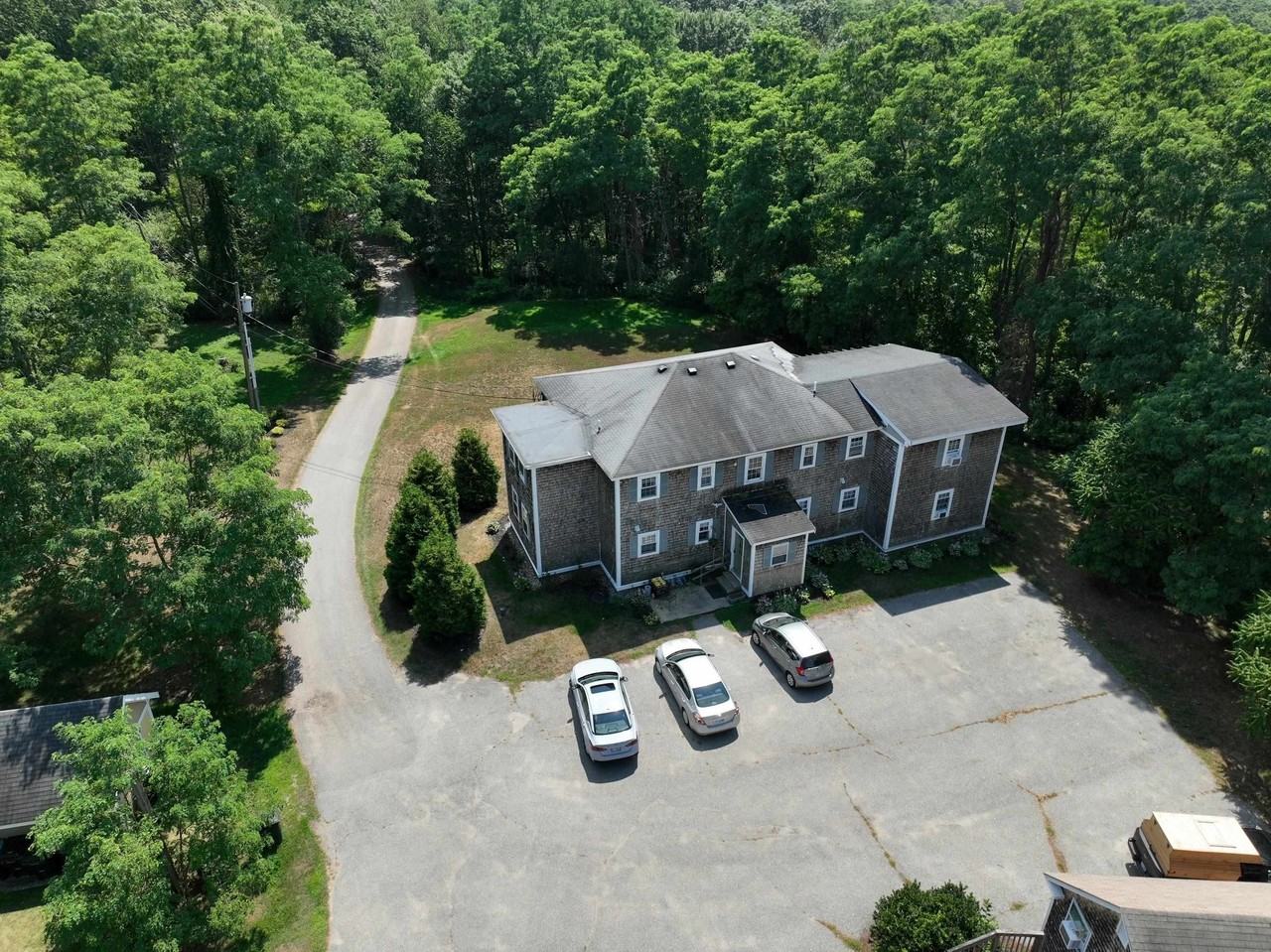 32 Squamscott Rd - Photo 4 of 18