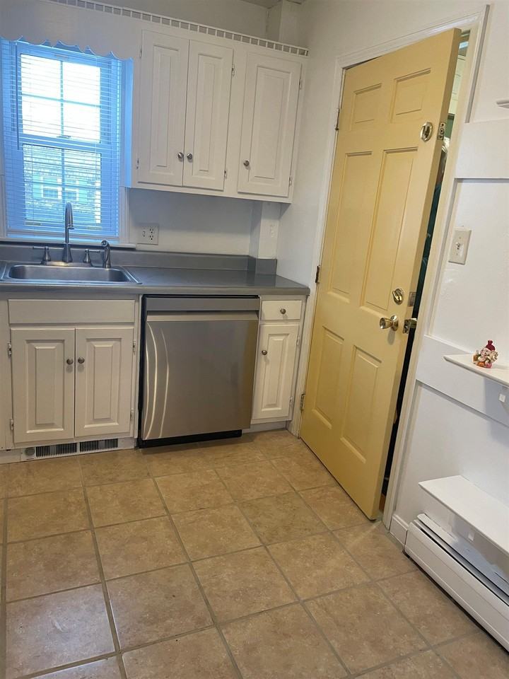 32 Squamscott Rd - Photo 6 of 18