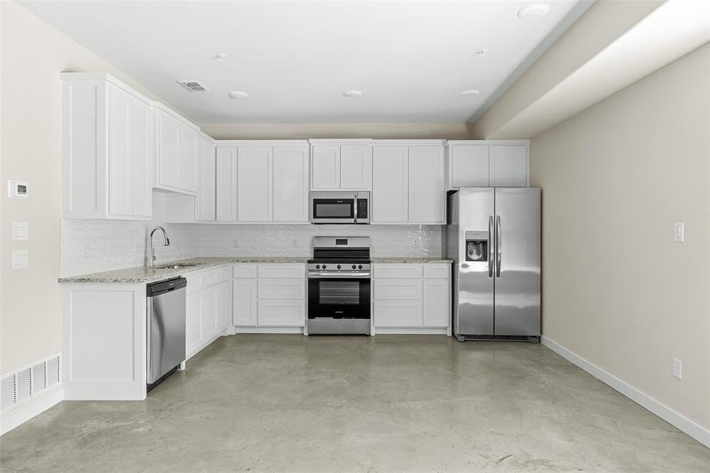 2290 W Tarleton St #105 - Photo 4 of 15