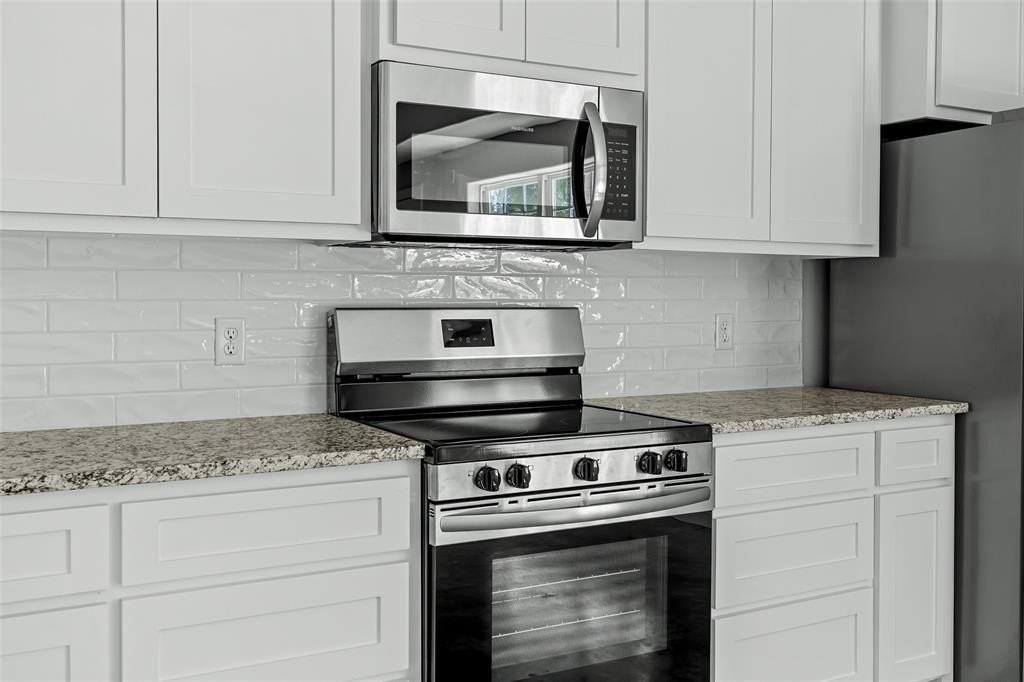 2290 W Tarleton St #105 - Photo 6 of 15