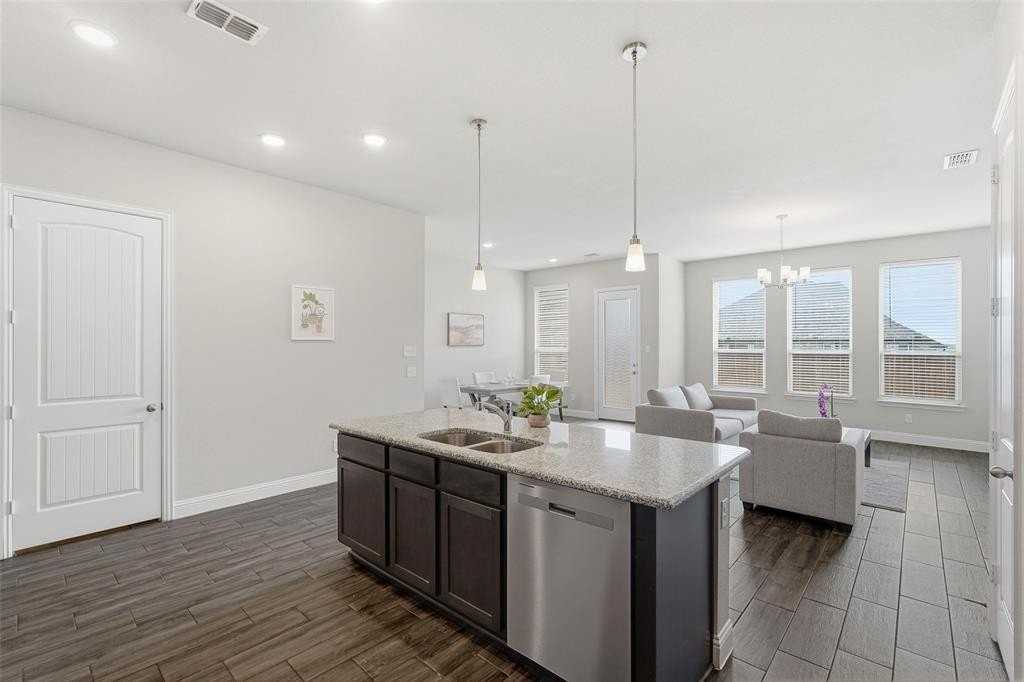 1124 El Sol Blvd - Photo 4 of 28