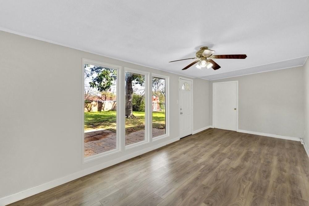 6833 Norma St - Photo 4 of 17