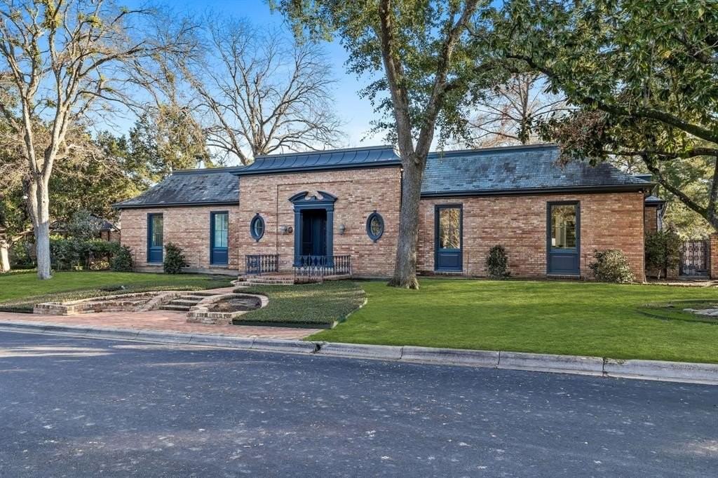 1 Willowood St - Photo 2 of 30