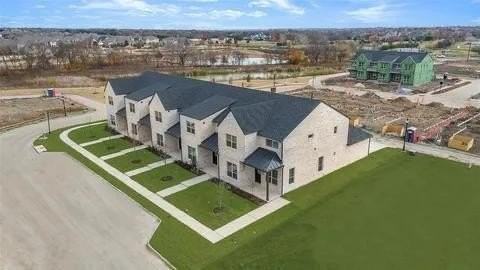 1313 Eureka Springs St - Photo 2 of 40