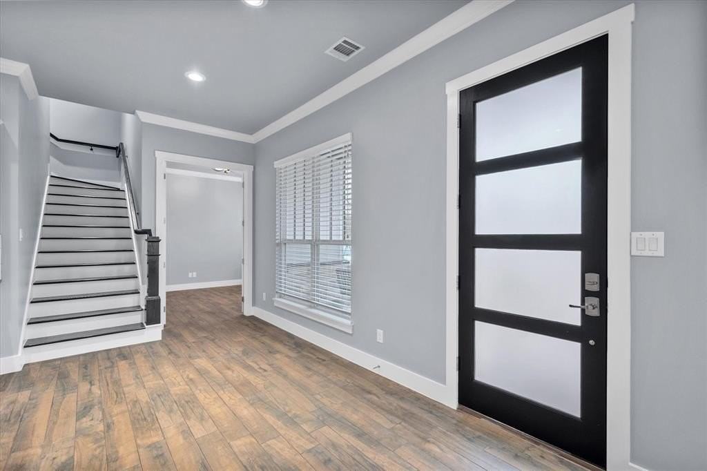 216 Alvarado St - Photo 3 of 30