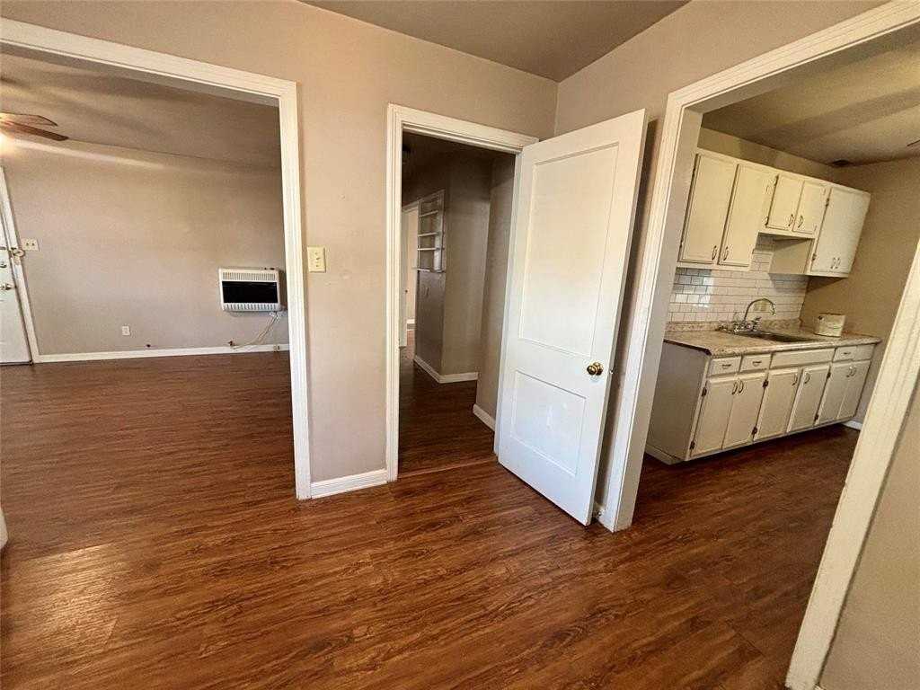 5605 Thomas Ln - Photo 7 of 12