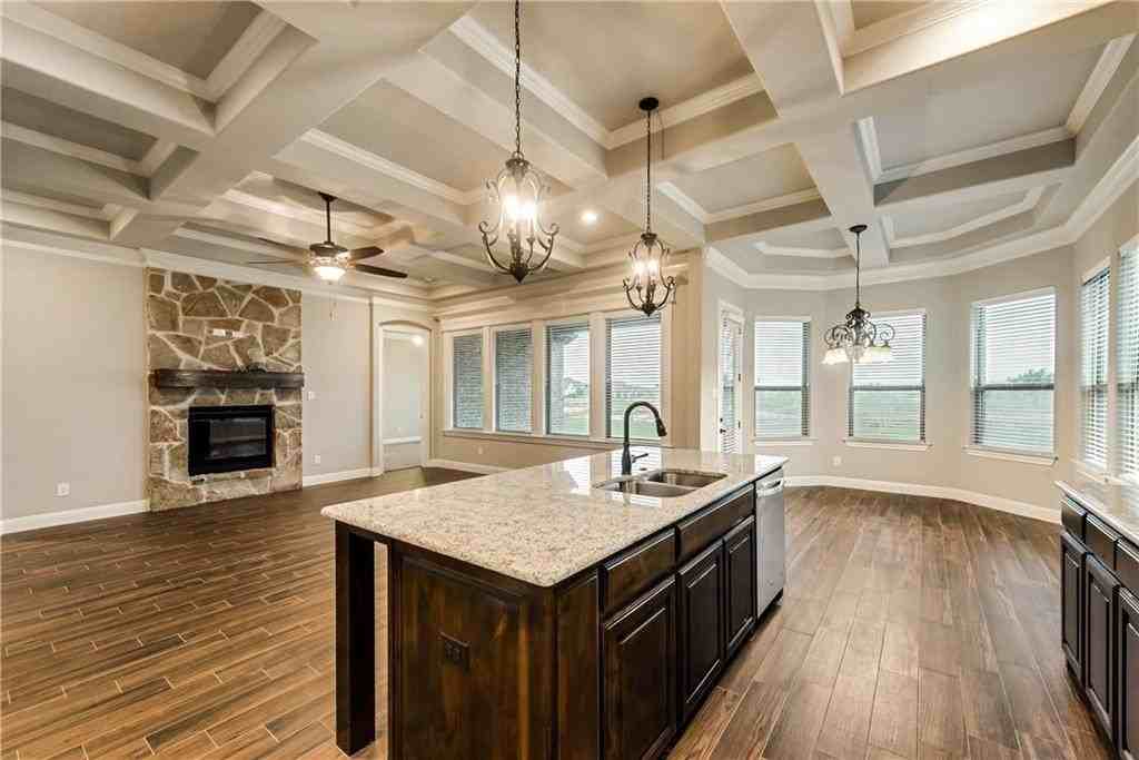 1205 Prestwick Ct - Photo 5 of 31