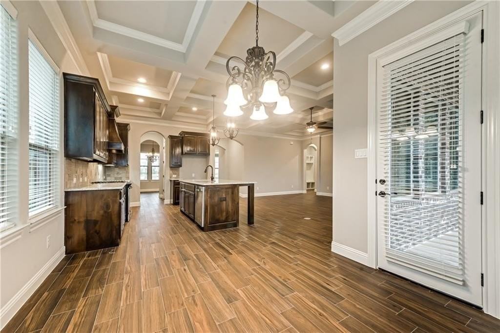 1205 Prestwick Ct - Photo 7 of 31