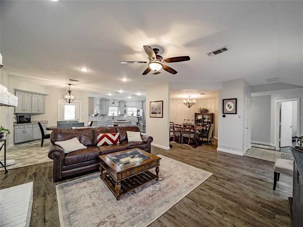 2107 Countryside Dr - Photo 6 of 40