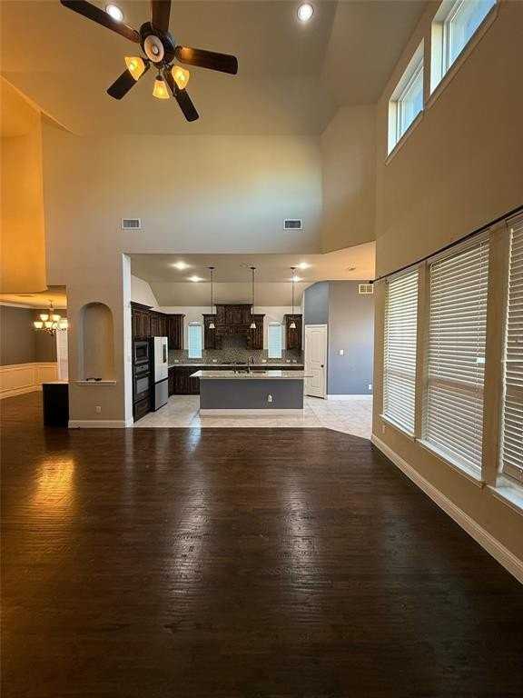 2517 Valley Glen Dr - Photo 4 of 40