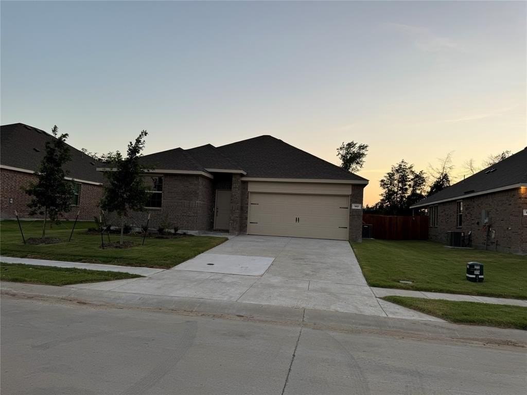 143 Jenkinson Dr - Photo 2 of 36