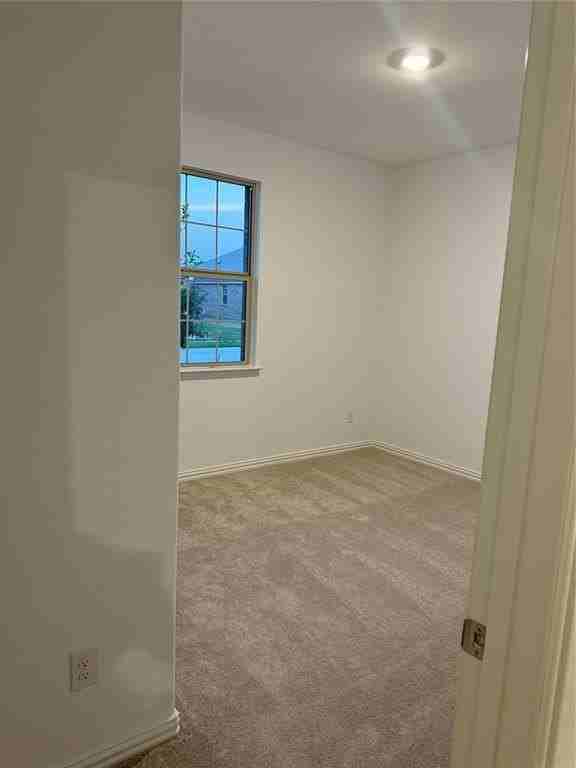 143 Jenkinson Dr - Photo 6 of 36