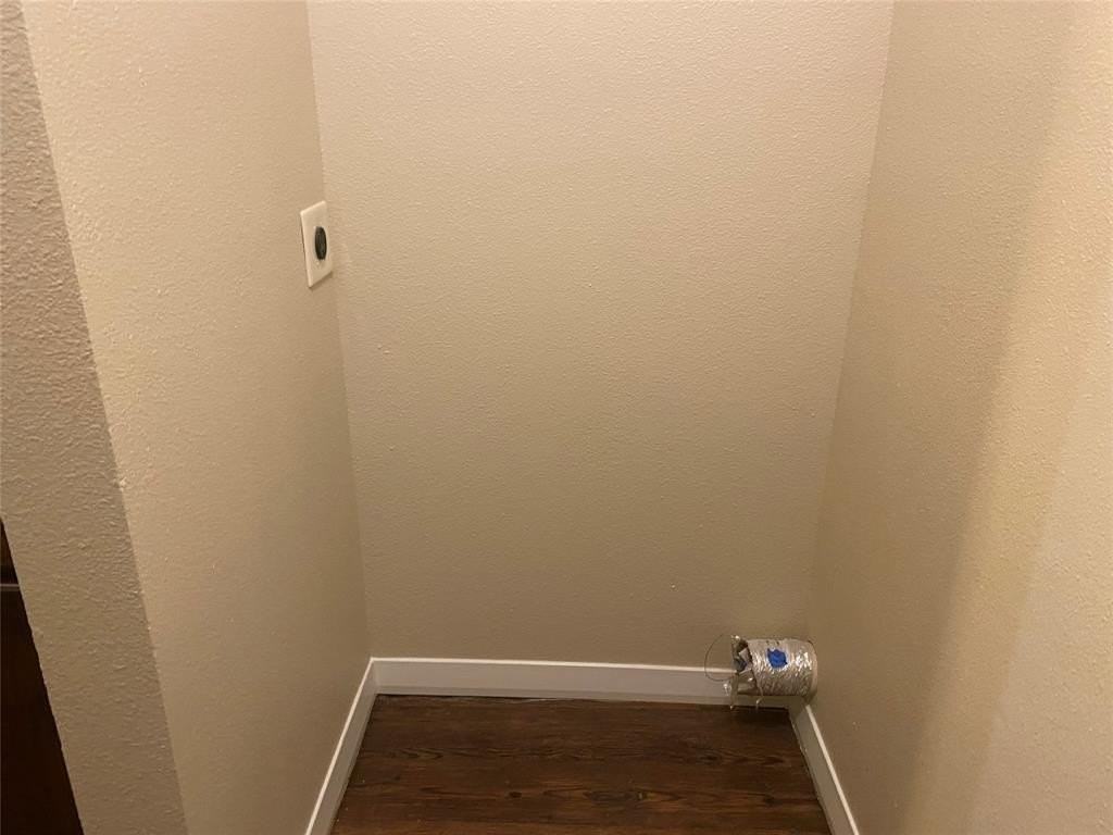 619 Arbor Ln - Photo 6 of 17