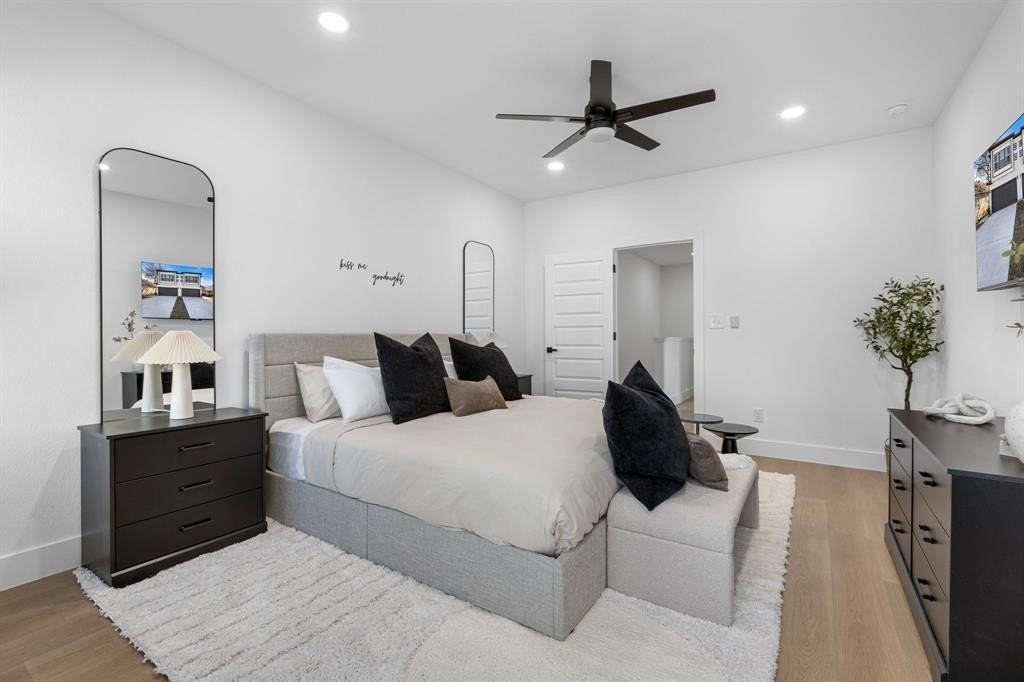 1509 S Barry Ave - Photo 6 of 10