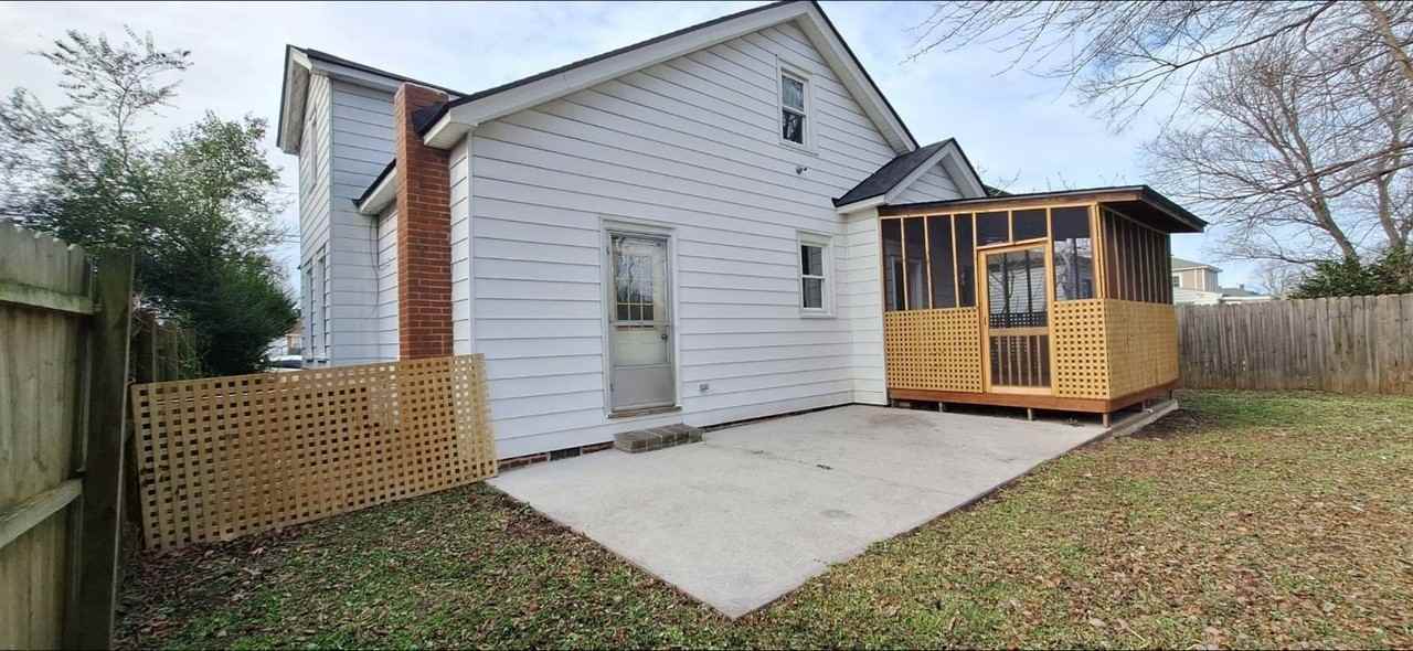 711 Lafayette Ave - Photo 3 of 26