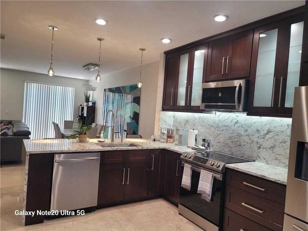 9706 Darlington Pl - Photo 5 of 30