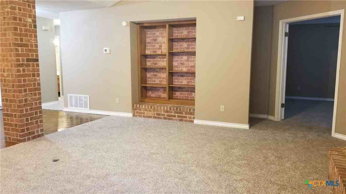 329 Paisano St - Photo 5 of 17