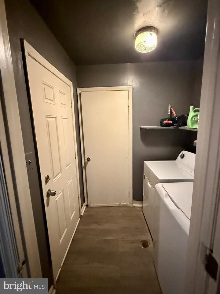 453 Barrister Place - Photo 7 of 24