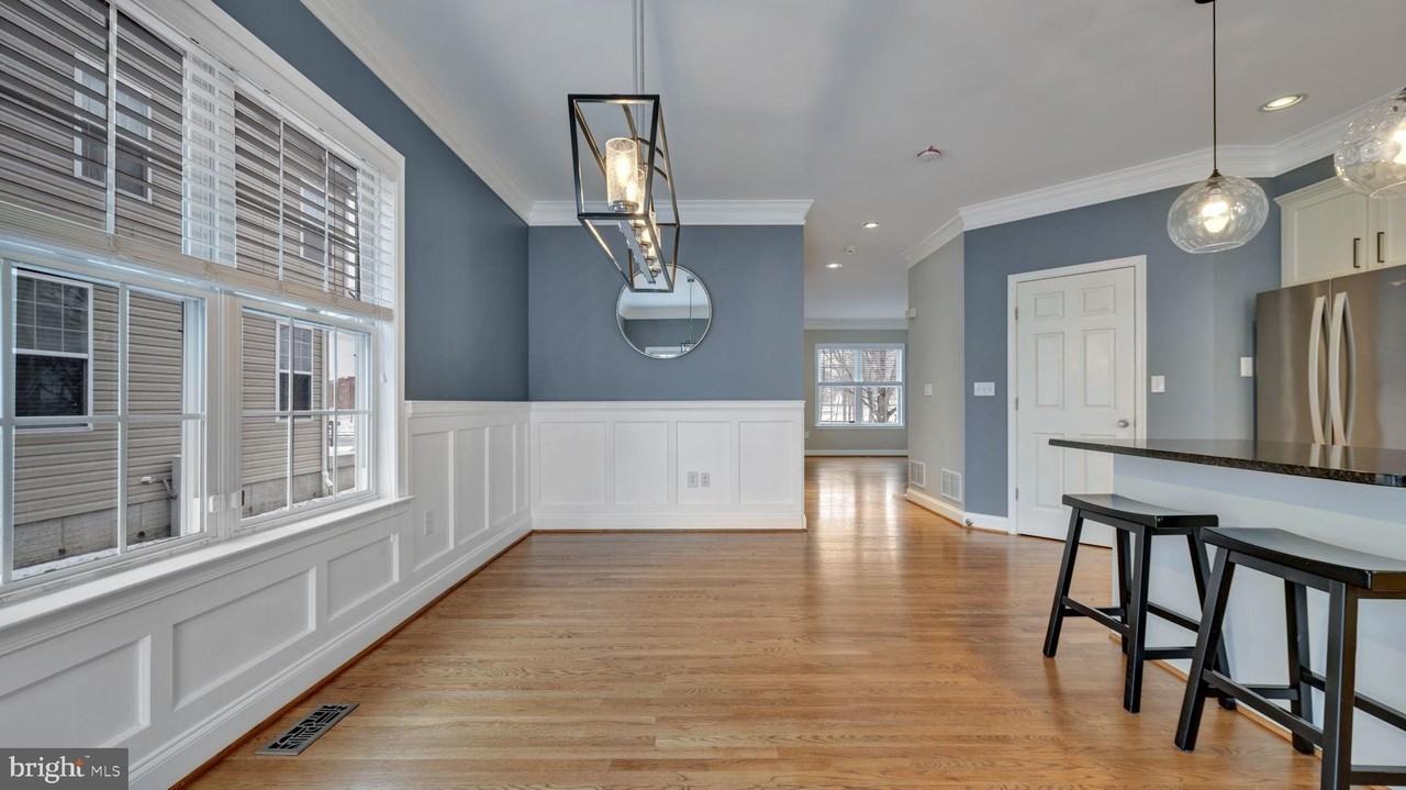 1833 Drew Street - Photo 7 of 40