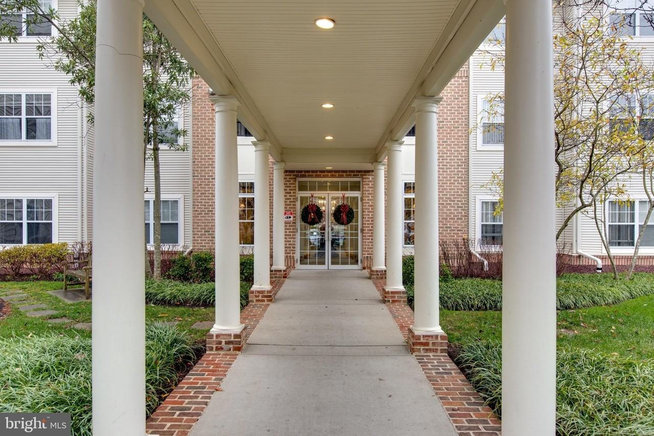 2111 Ganton Green #107 - Photo 4 of 35