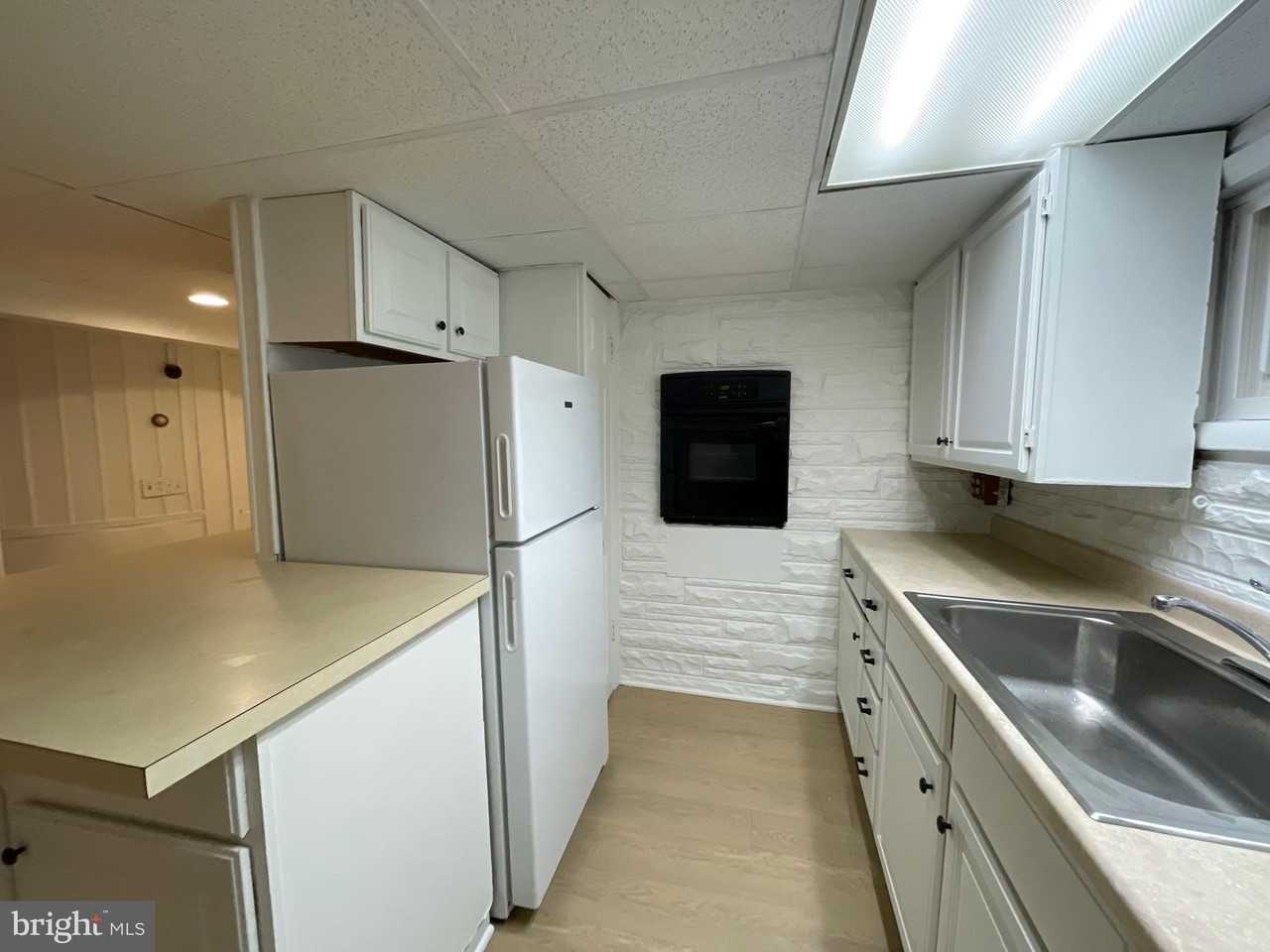 4611 Edmonston Rd Apt B #B - Photo 6 of 15