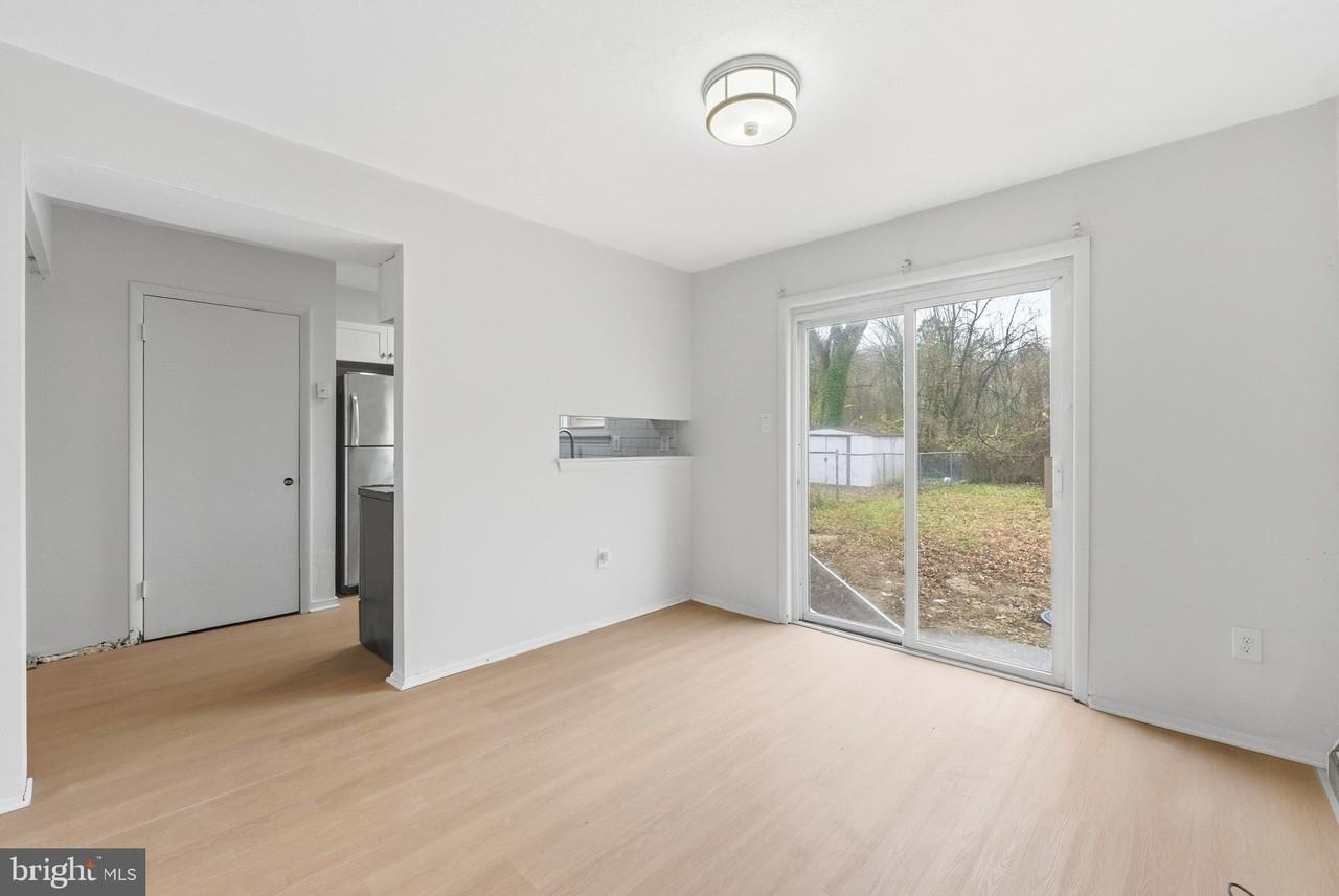 548 W Loch Lomond Dr - Photo 4 of 12