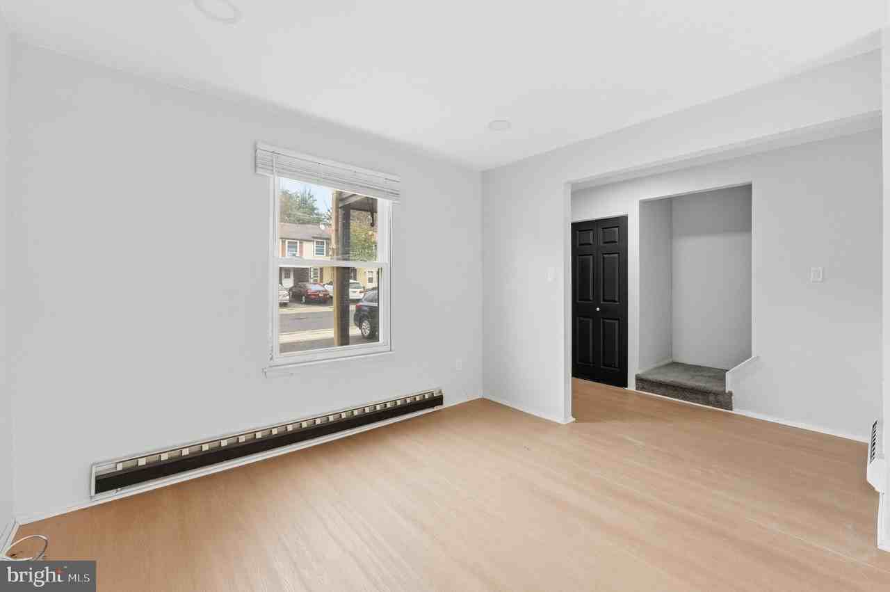 548 W Loch Lomond Dr - Photo 5 of 12