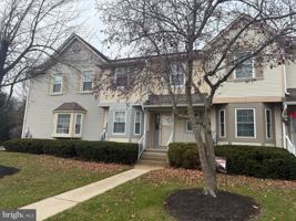 featured image of 13 Stanwyck Court