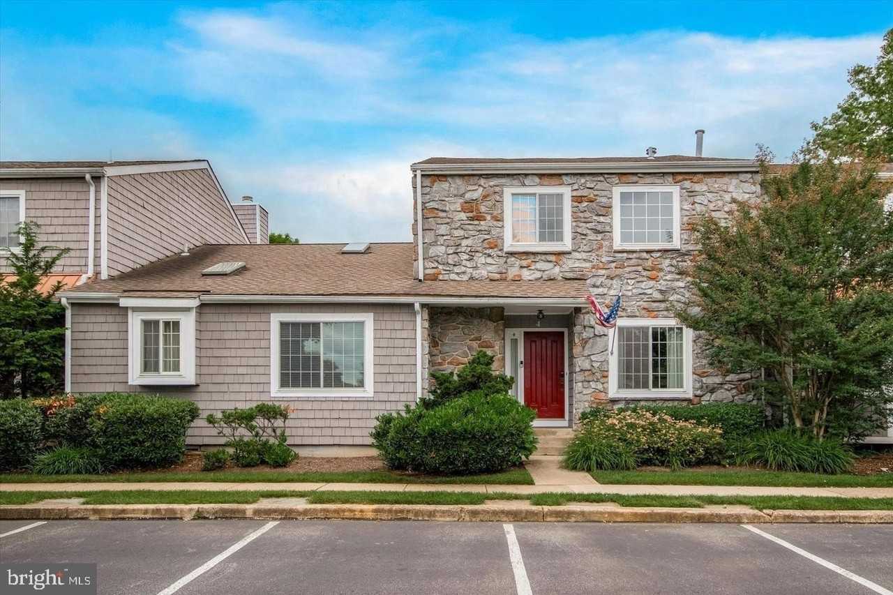 4 Lantern Ln Unit 4 #4 - Photo 4 of 4