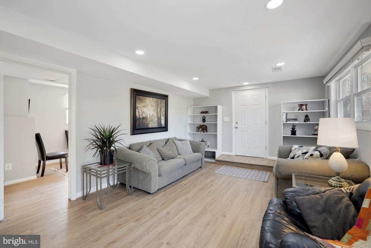 8418 Stonewall Drive - Photo 4 of 17